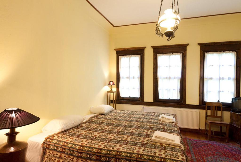 Vergoula'S Mansion Kastoria Zimmer foto